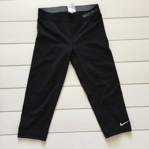Nike Pro Capri Pant, women's size M